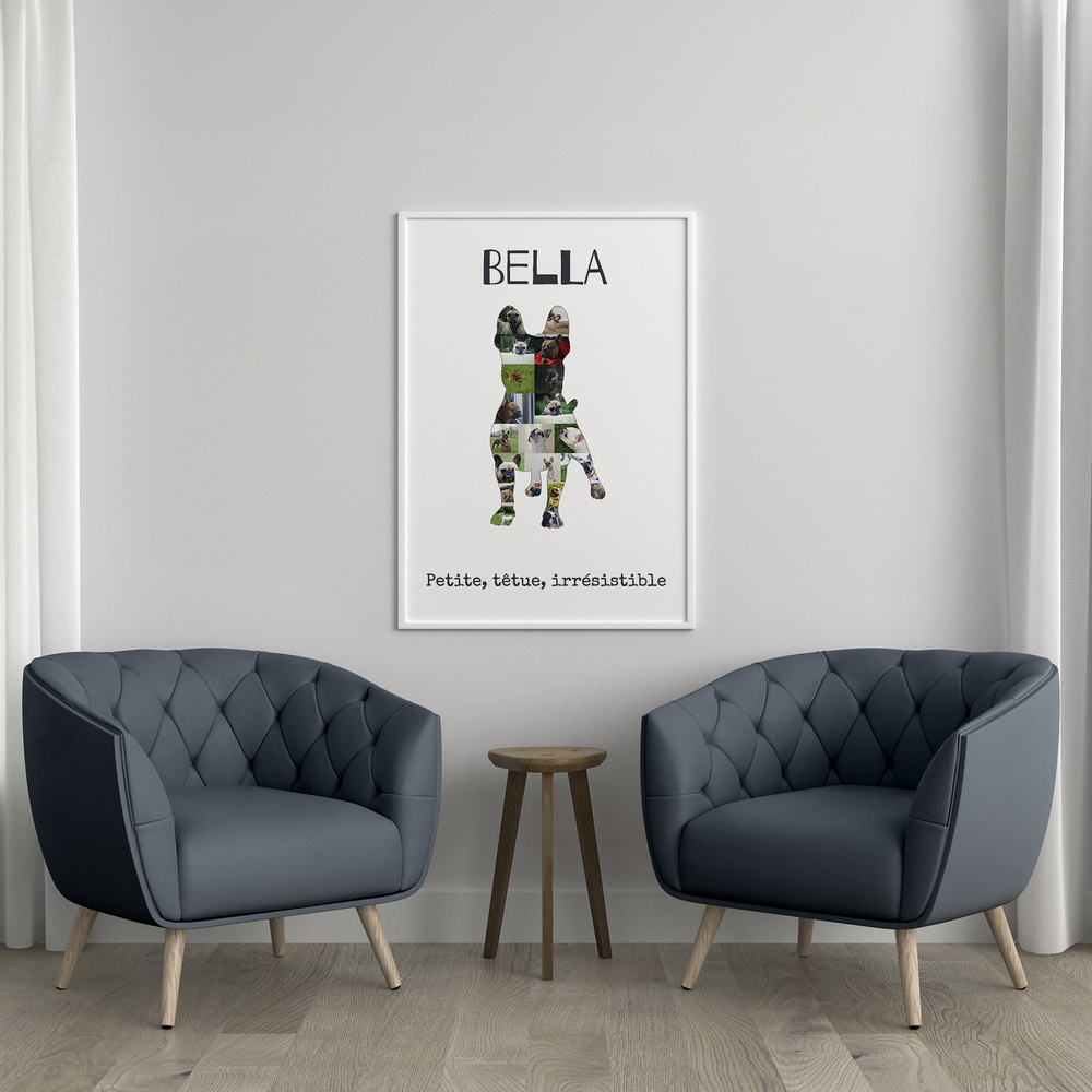 Collage photo en forme de bouledogue français, encadré en blanc au-dessus de deux fauteuils gris.