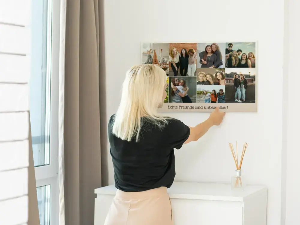 Freundschafts-Collage mit Spruch über weißer Kommode, als persönliches Geschenk für die beste Freundin