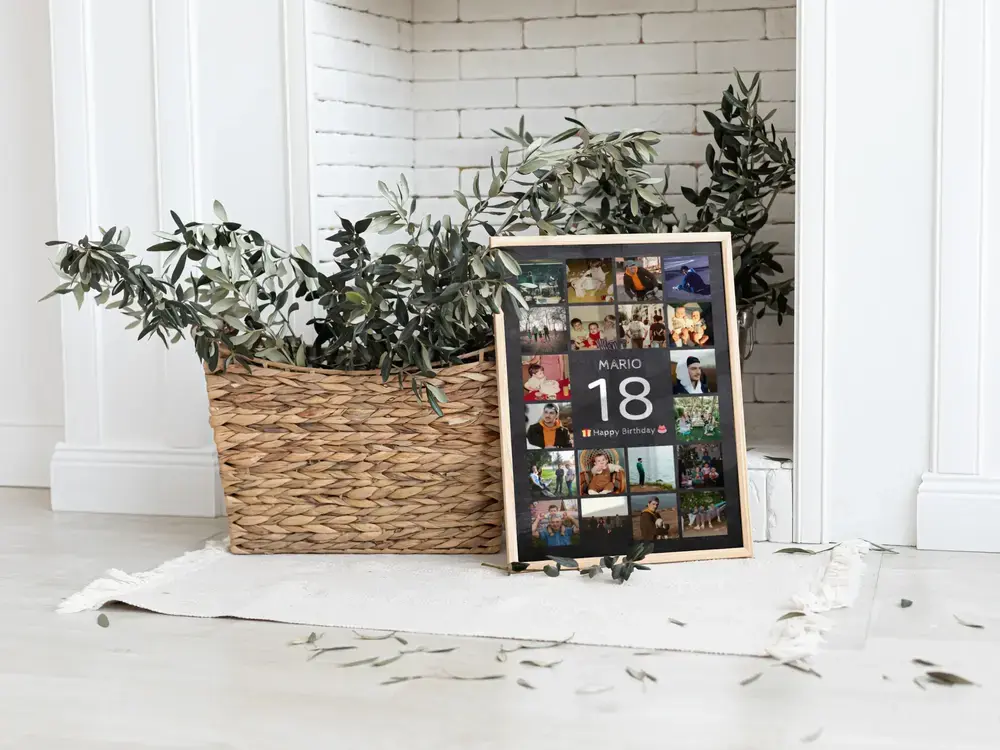Pêle-mêle photo encadré avec un grand 18, posé au sol près d'une plante en panier, cadeau souvenir pour les 18 ans